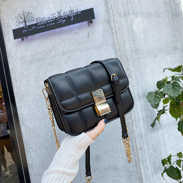 Stilīga sieviešu soma no eko ādas ar aizdari