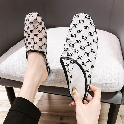 Női alkalmi papucs hálóval és hímzéssel