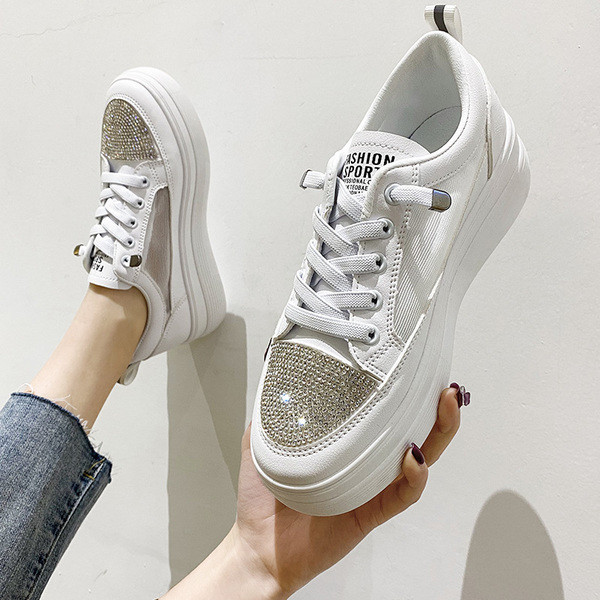 Sieviešu ikdienas kedas ar tīklu un akmeņiem