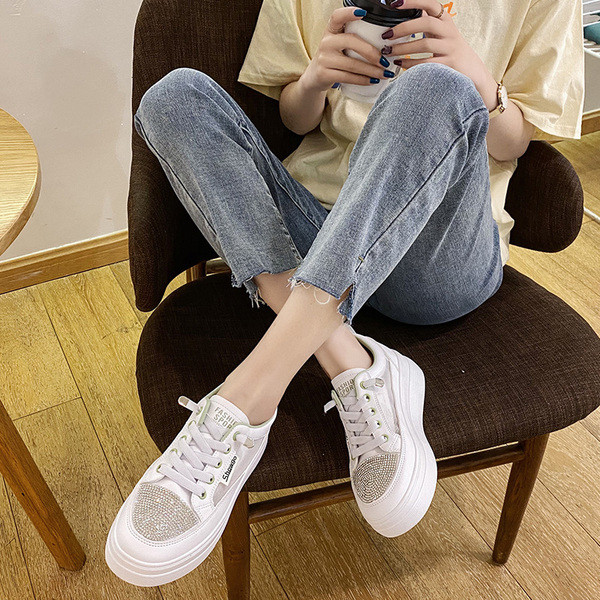 Sieviešu ikdienas kedas ar tīklu un akmeņiem