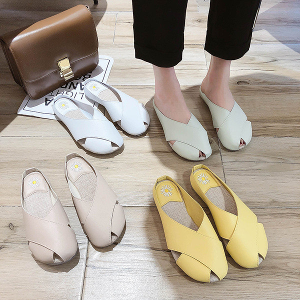 Bőr női papucs hímzés a talpbetéten