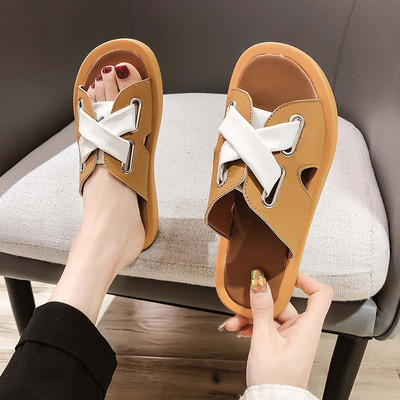 Jauns sieviešu čību modelis no eko ādas un plakanas zoles