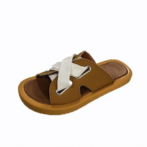 Jauns sieviešu čību modelis no eko ādas un plakanas zoles