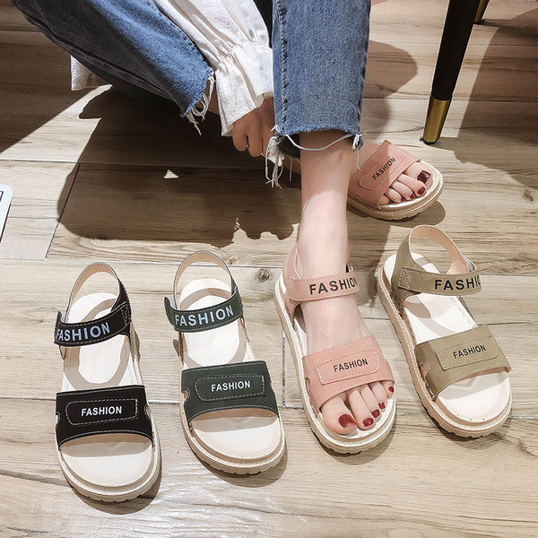 Sieviešu sandales ar uzrakstiem