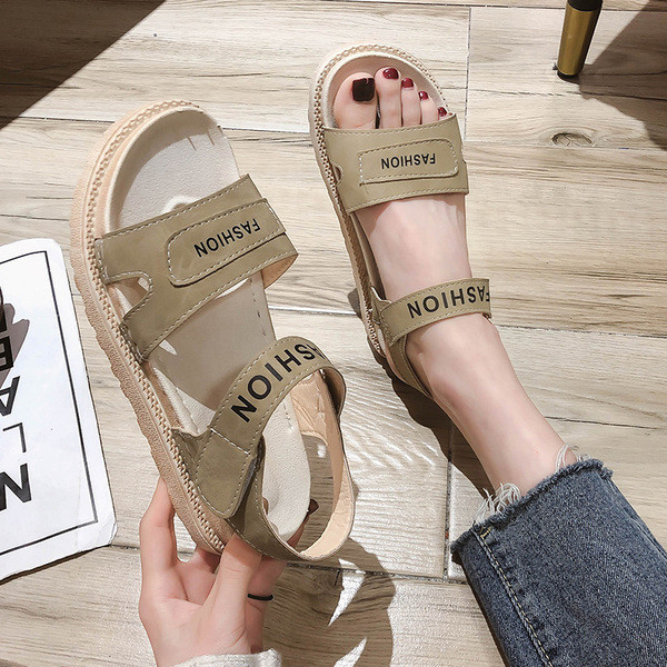 Sieviešu sandales ar uzrakstiem