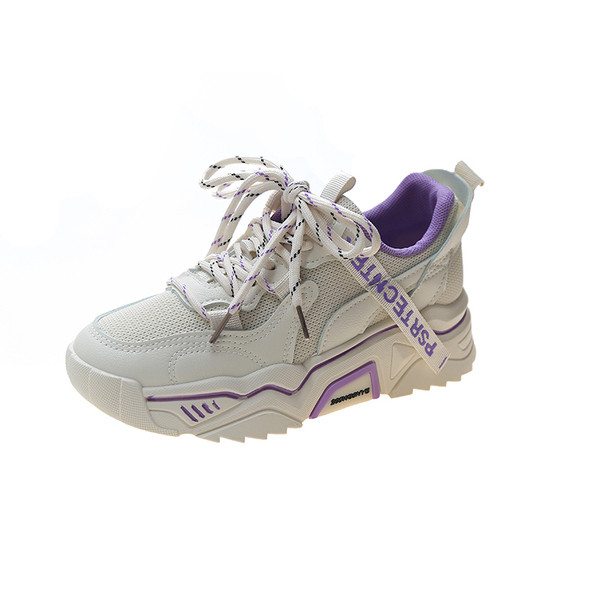 Női tornacipő magas talppal és fűzővel