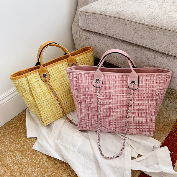 Kényelmes női táska rövid és hosszú füllel