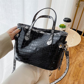 Kaasaegne ökonahast kott lühikeste ja pikkade sangadega