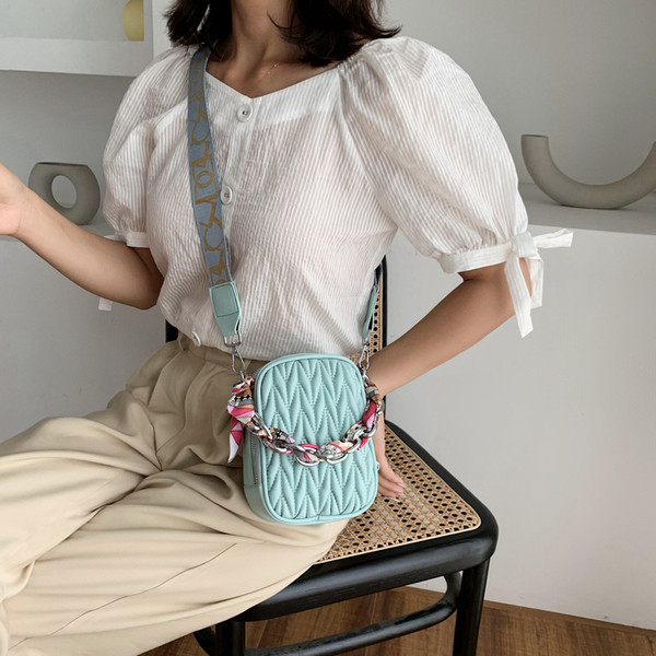 Stilīga sieviešu soma no eko ādas vienkārša modeļa