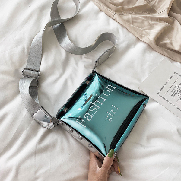 Jauna modeļa sieviešu soma ar spīdīgu efektu un uzrakstu