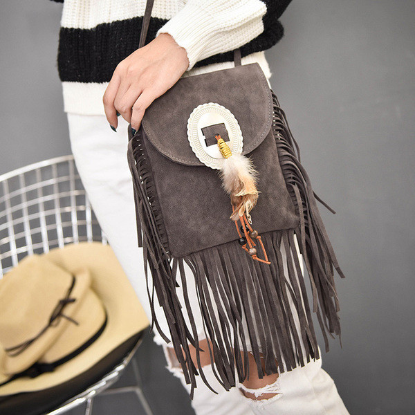 Kaasaegne pika sanga ja narmastega naistekott