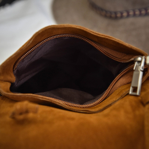 Kaasaegne pika sanga ja narmastega naistekott