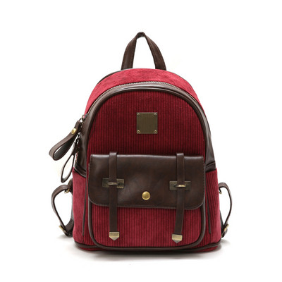 Korszerű női hátizsák elülső zsebbel és rövid fogantyúval