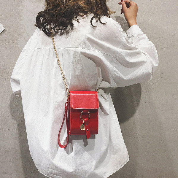 Mini geanta de dama eleganta din piele ecologica cu elemente metalice