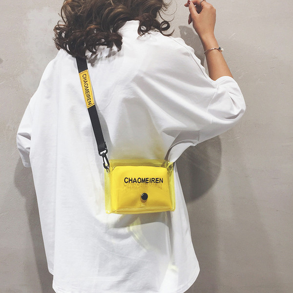 Sieviešu aktuāla mini soma no silikona ar garu rokturi