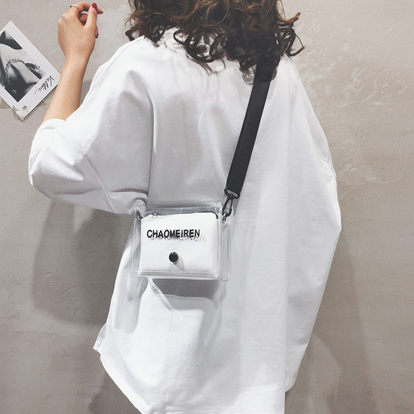 Sieviešu aktuāla mini soma no silikona ar garu rokturi