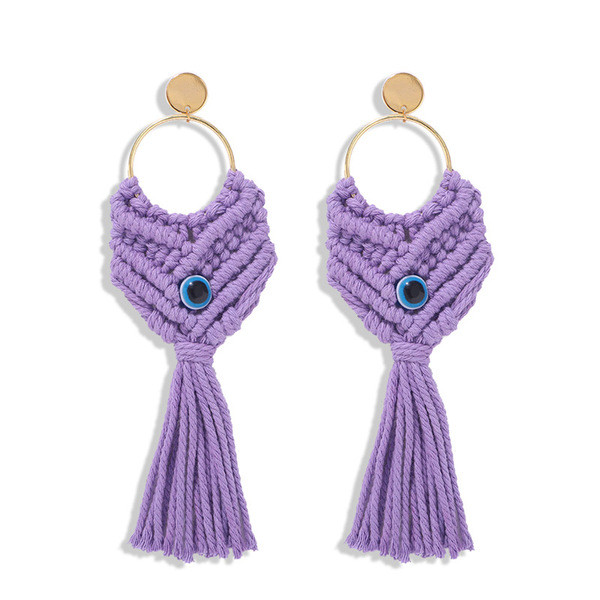 Alkalmi női fülbevaló kötéssel