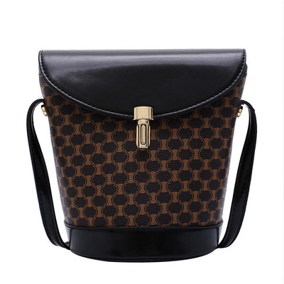 Női korszerű táska sima modell