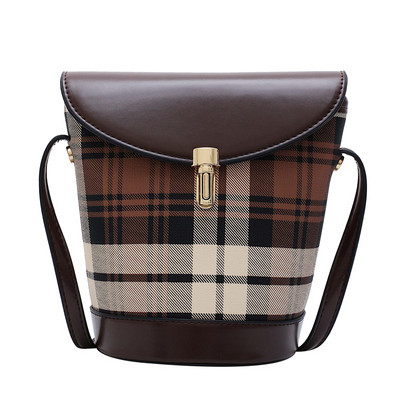 Női korszerű táska sima modell