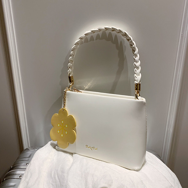 Moodne naistekott ripatsiga