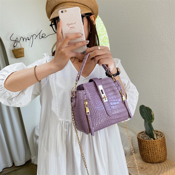 Sieviešu moderna eko ādas soma ar rāvējslēdzēju un sprādzi