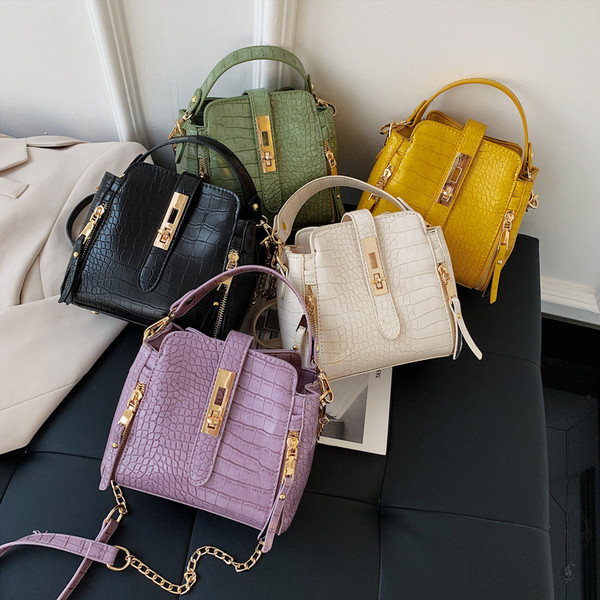 Sieviešu moderna eko ādas soma ar rāvējslēdzēju un sprādzi