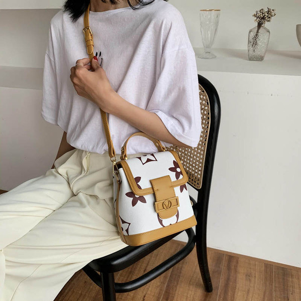 Naiste moodne pandlaga ökonahast seljakott