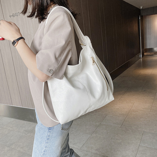 Geanta de dama model lat cu maner scurt si lung