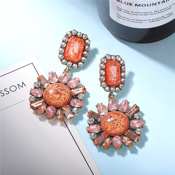 Modern női fülbevaló virág formájú kövekkel