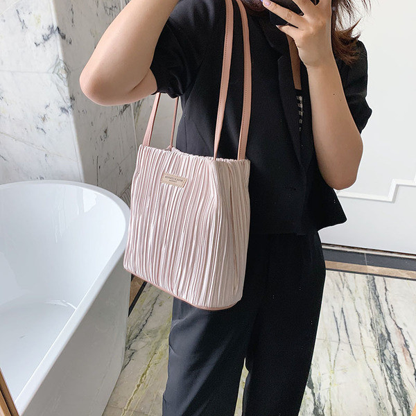 Pašreizējais sieviešu plecu somas vienkāršs modelis