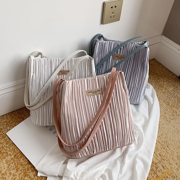 Pašreizējais sieviešu plecu somas vienkāršs modelis