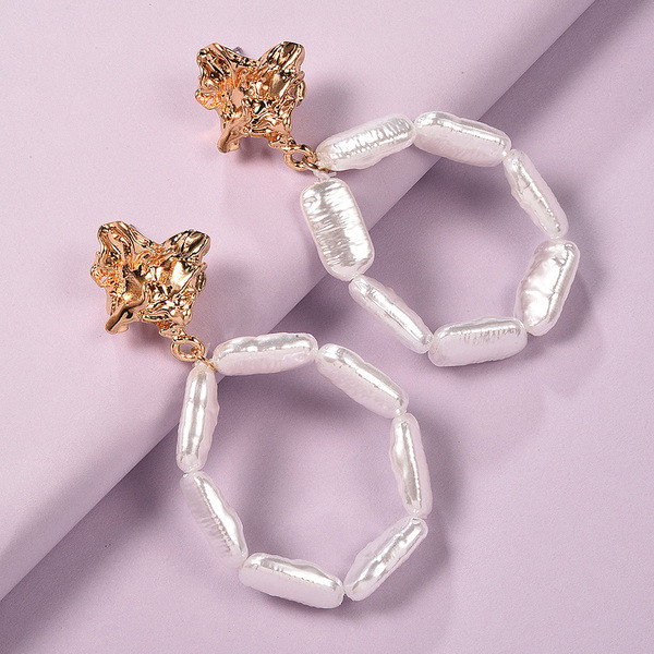 Jelenlegi gyöngy kerek fülbevaló