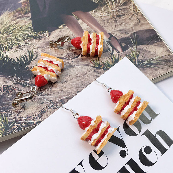 Viseće ženske naušnice u obliku torte