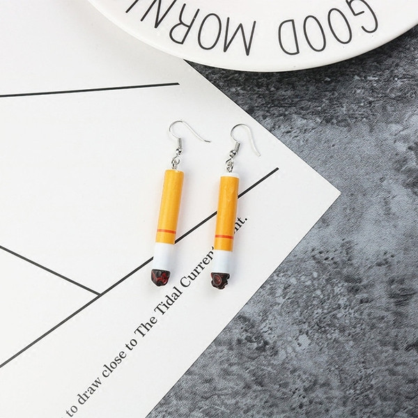 Igapäevased sigaretikujulised naiste kõrvarõngad