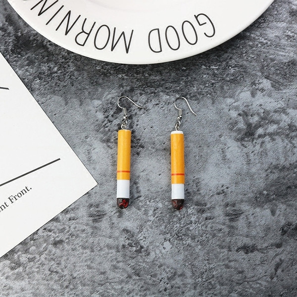 Igapäevased sigaretikujulised naiste kõrvarõngad