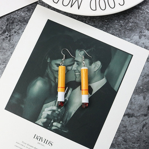 Igapäevased sigaretikujulised naiste kõrvarõngad