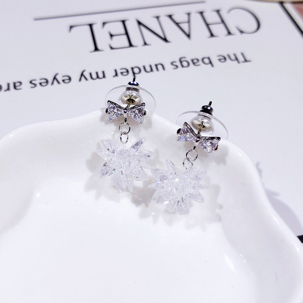 Ezüst női fülbevaló hópehely formájú