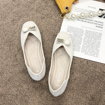 Sieviešu ikdienas apavi no eko ādas ar dekorāciju