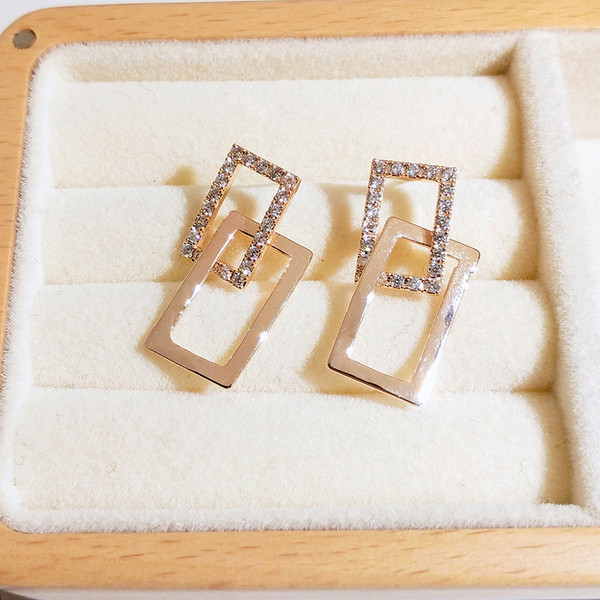 Taisnstūra formas sieviešu karājoši auskari ar akmeņiem