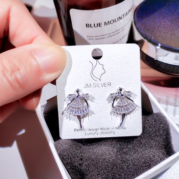 Ezüst női fülbevaló balerina formájú