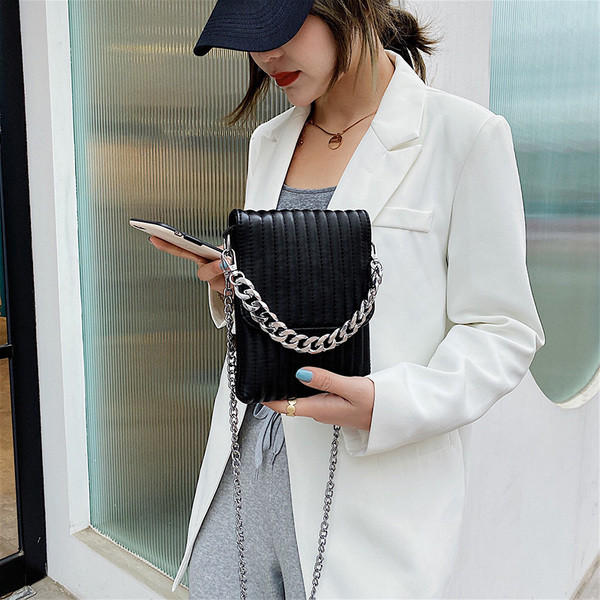 Női mindennapi kistáska sima modell