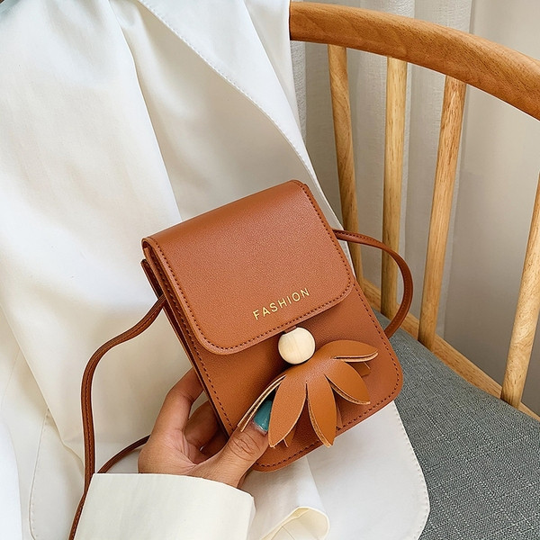 Ikdienas sieviešu soma no eko ādas ar uzrakstu