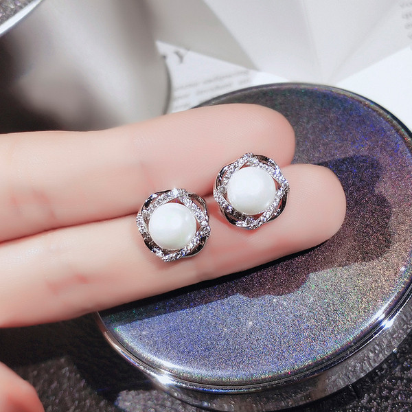 Gyöngy női fülbevaló kövekkel