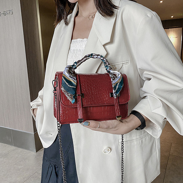 Geanta eleganta de dama in forma patrata din piele ecologica