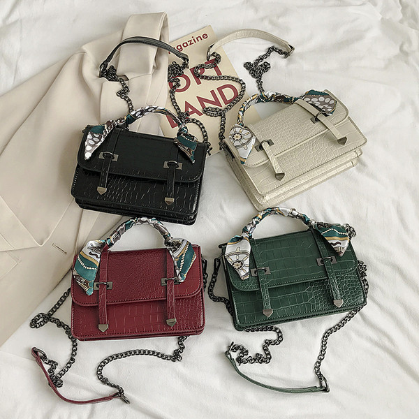 Geanta eleganta de dama in forma patrata din piele ecologica