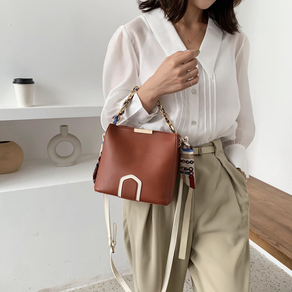 Modern női táska sima modell rövid és hosszú füllel