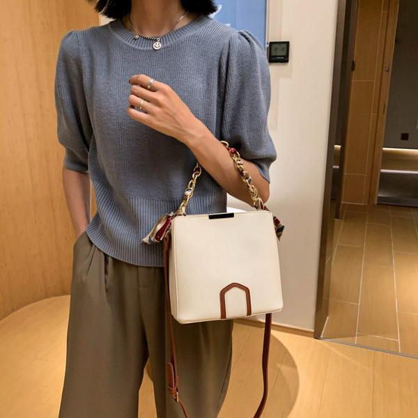 Modern női táska sima modell rövid és hosszú füllel