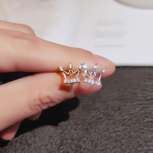 Ezüst női fülbevaló korona formájú