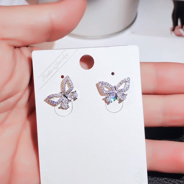 Ezüst női fülbevaló pillangó formájú