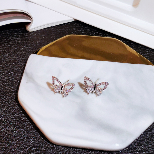 Ezüst női fülbevaló pillangó formájú